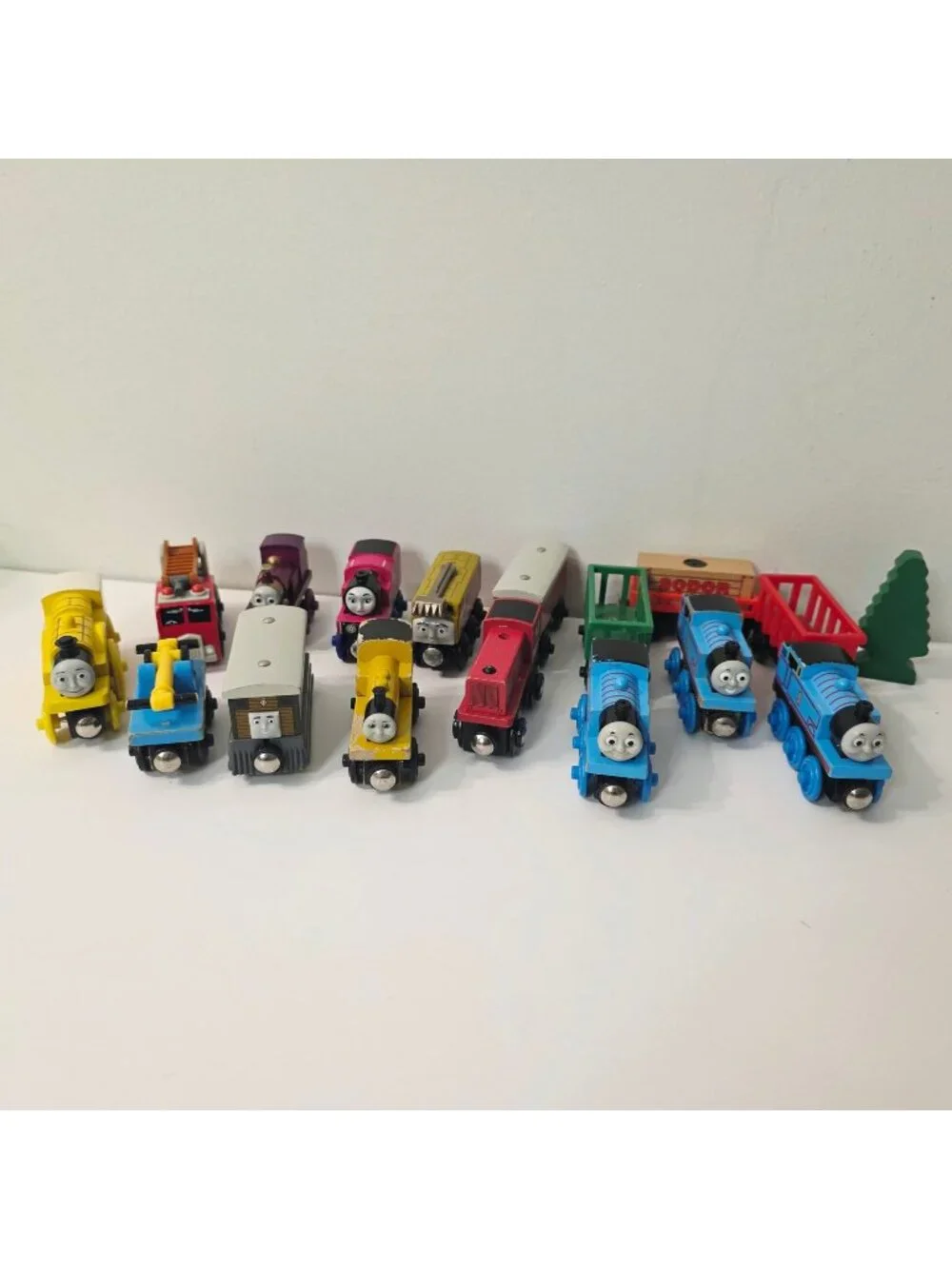 18 pc Mix Thomas & Friends Magnetic Wooden Train Engines Cars Toby Diesel Lady